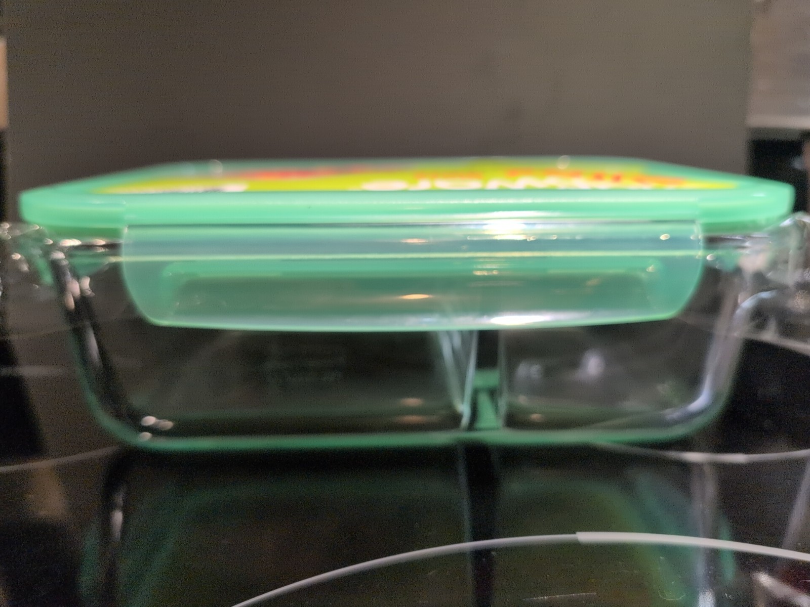 SNAPWARE PYREX GLASS MEAL BOX 2 COMPARTMENTS w/LID 5.8 CUP/46.4 OZ. NEW