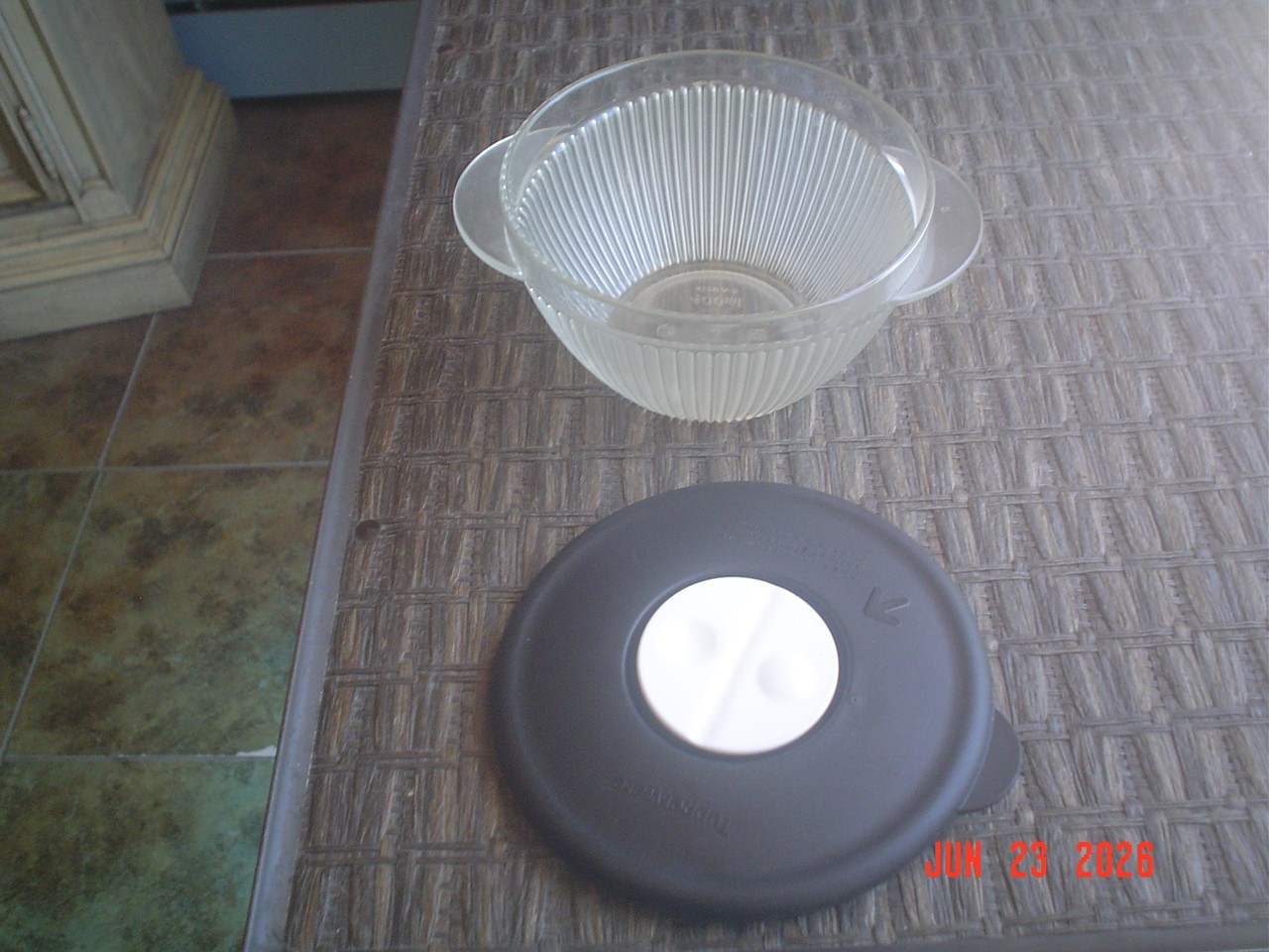 VINTAGE TUPPERWARE 13.5 OZ CONTAINER WITH VENTED LID – 4720A & 4721A – GREAT SHP