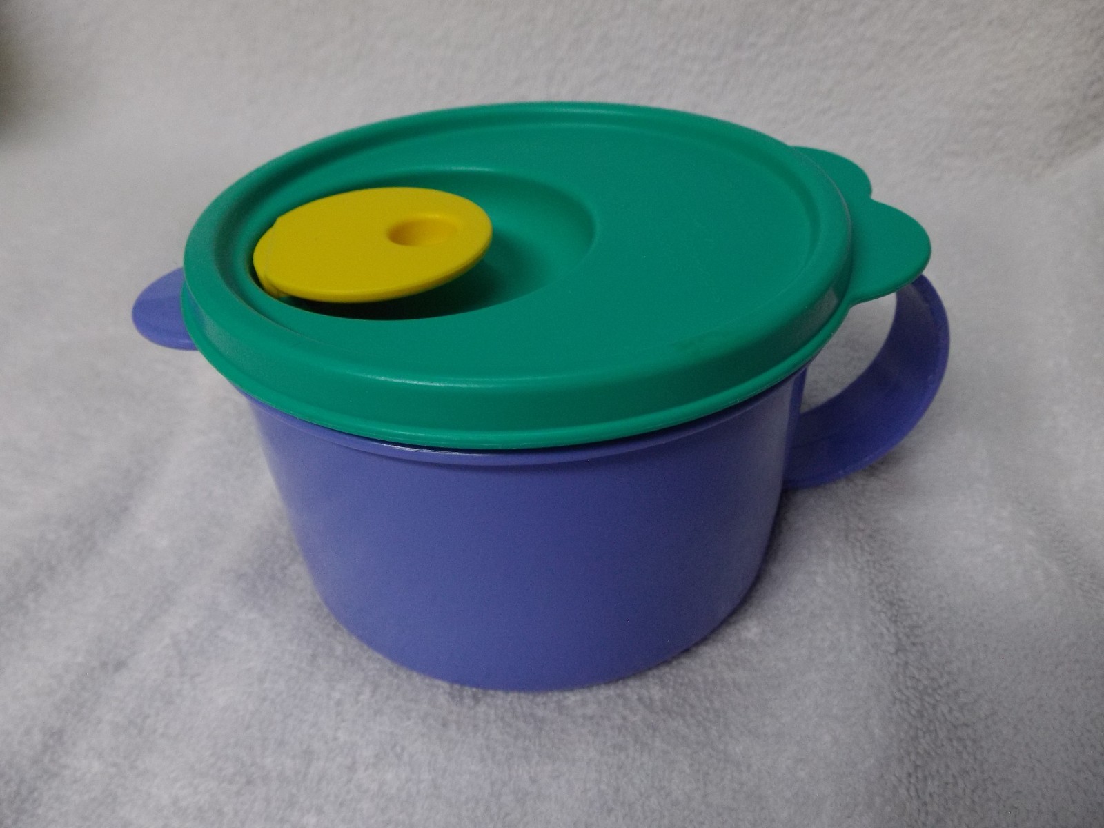 Vintage Tupperware Blue Microwave 16oz Bowl & Green Pop Vent Lid 3155B USA
