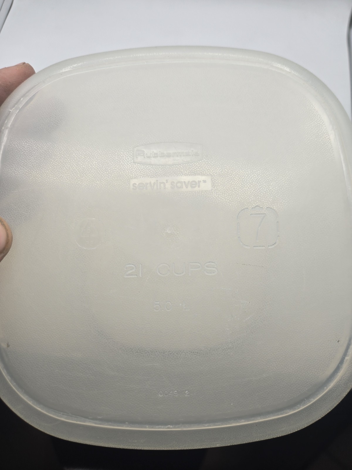 Rubbermaid 21 Cup Servin Saver #7 Sheer Square Canister Storage Almond Lid