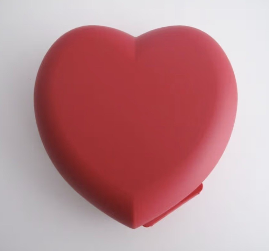 Tupperware Heart Shape Food Keeper / Snack Storage Container ~ Red