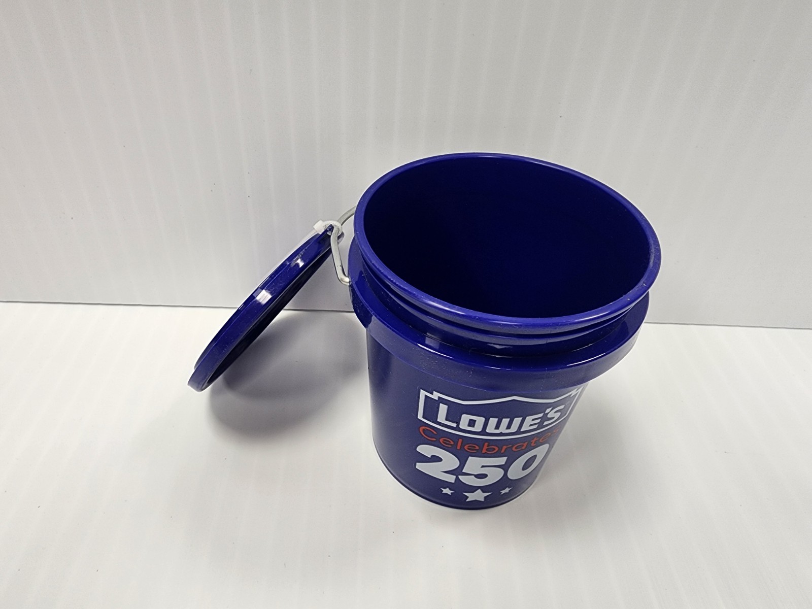 Lowe’s 250 Americana Blue Mini bucket With Lid HTF SOLD OUT