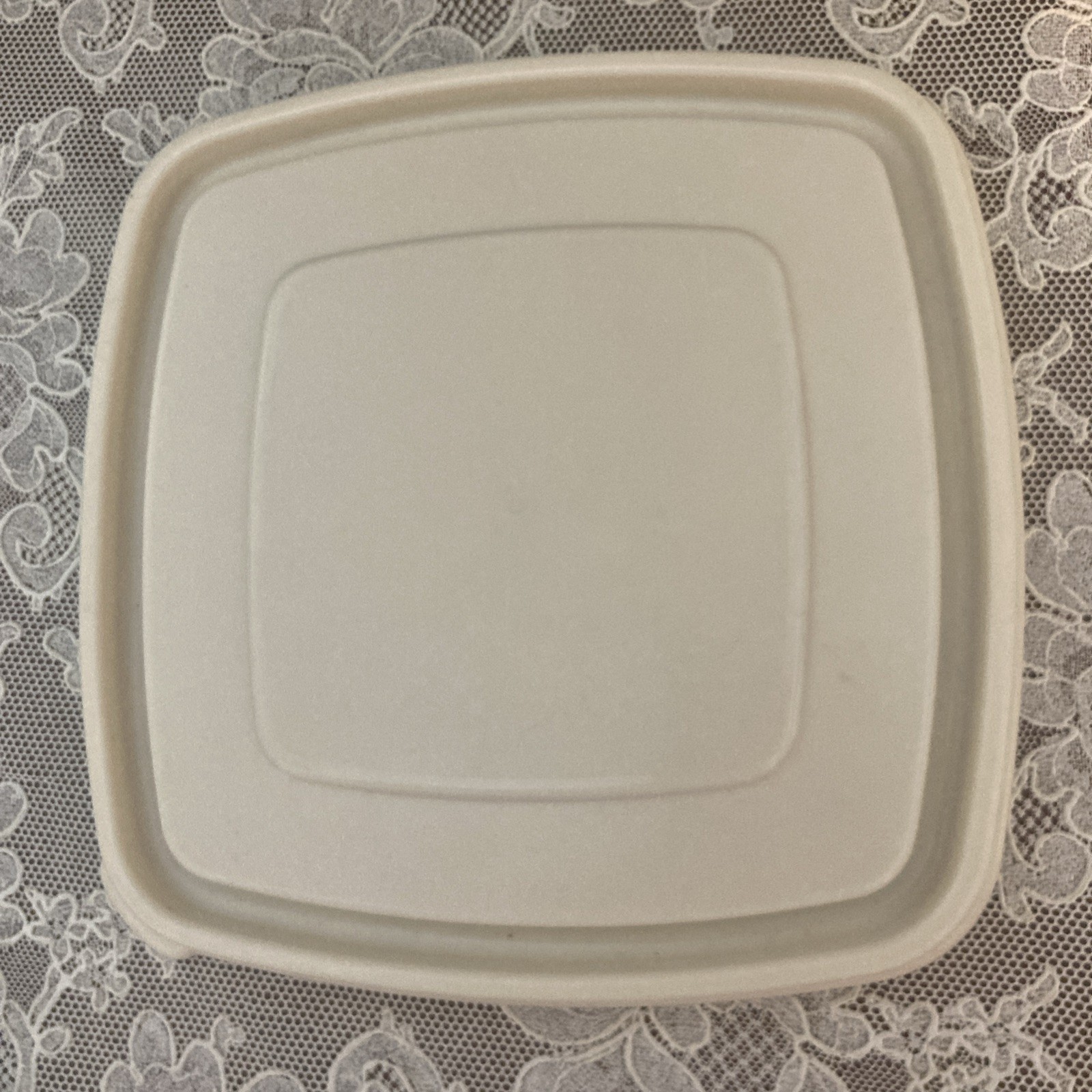 Vintage Rubbermaid Servin Saver #2 Square Almond Lid 0011 Replacement 7″