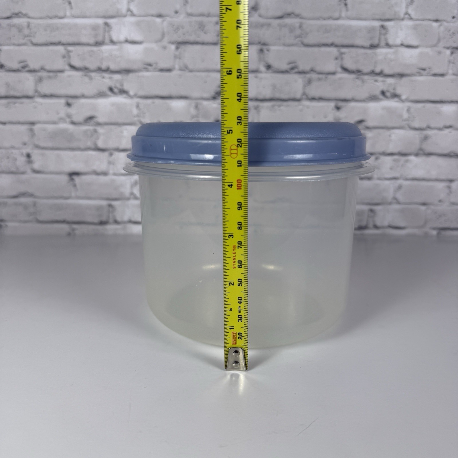 Vintage Rubbermaid Servin’ Saver #8 Round 6 Cup Container Country Blue Lid
