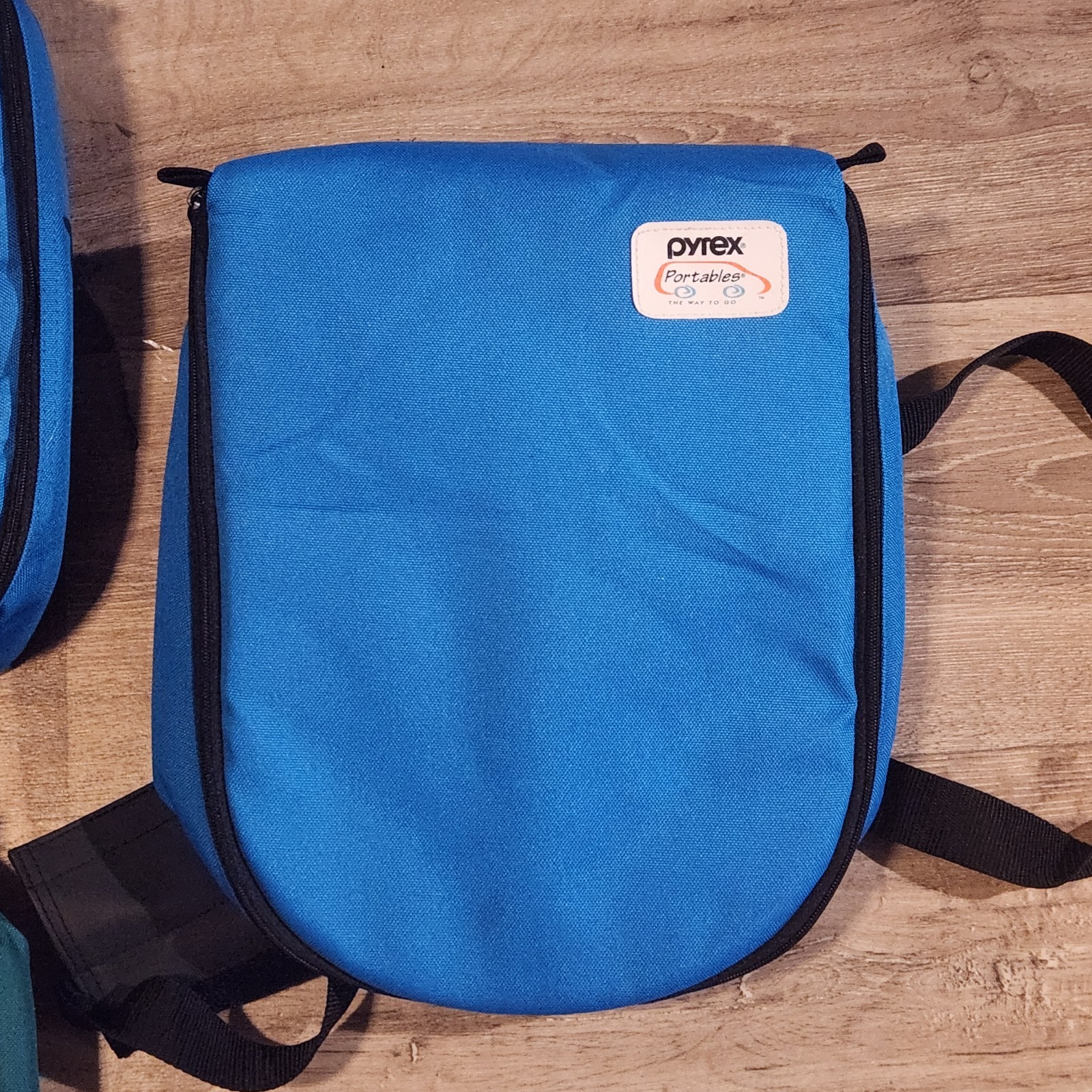 Pyrex Portables Way To Go Insulated Hot/Cold Travel Bag Lot Of 3 Blue Green