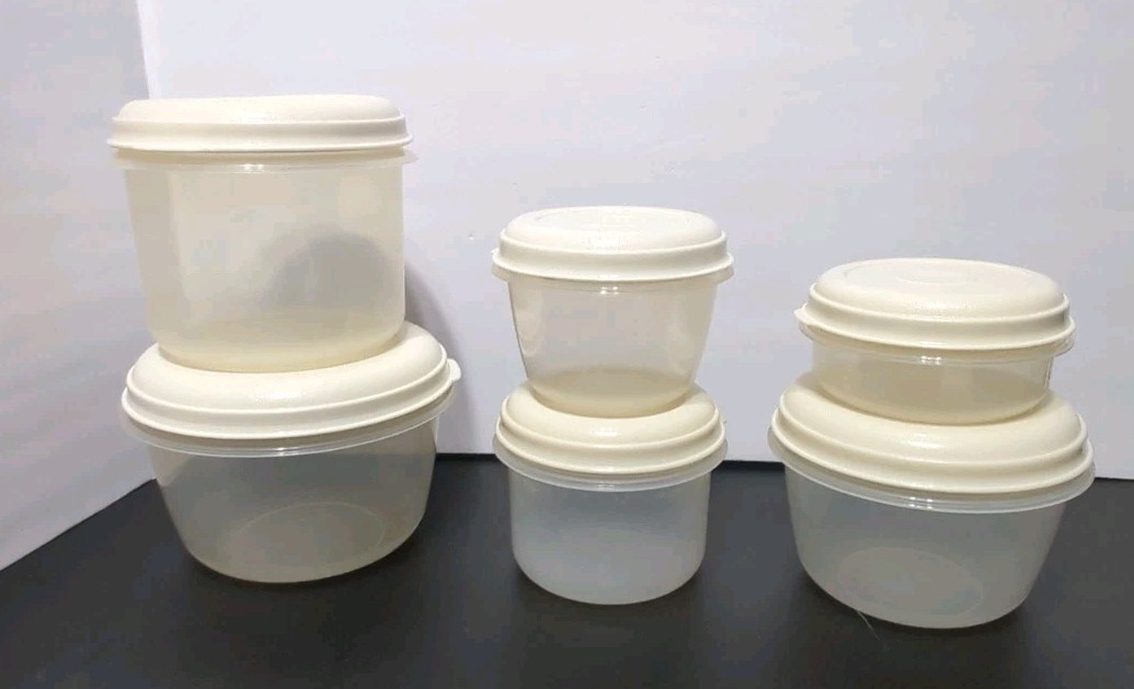 Vintage Rubbermaid Servin’ Saver Containers w/ Almond Lids 16 Pc Set