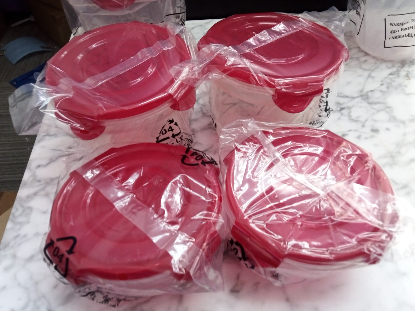Lock N Lock 12 Piece Set Red Variety of Small Sizes Round & Square