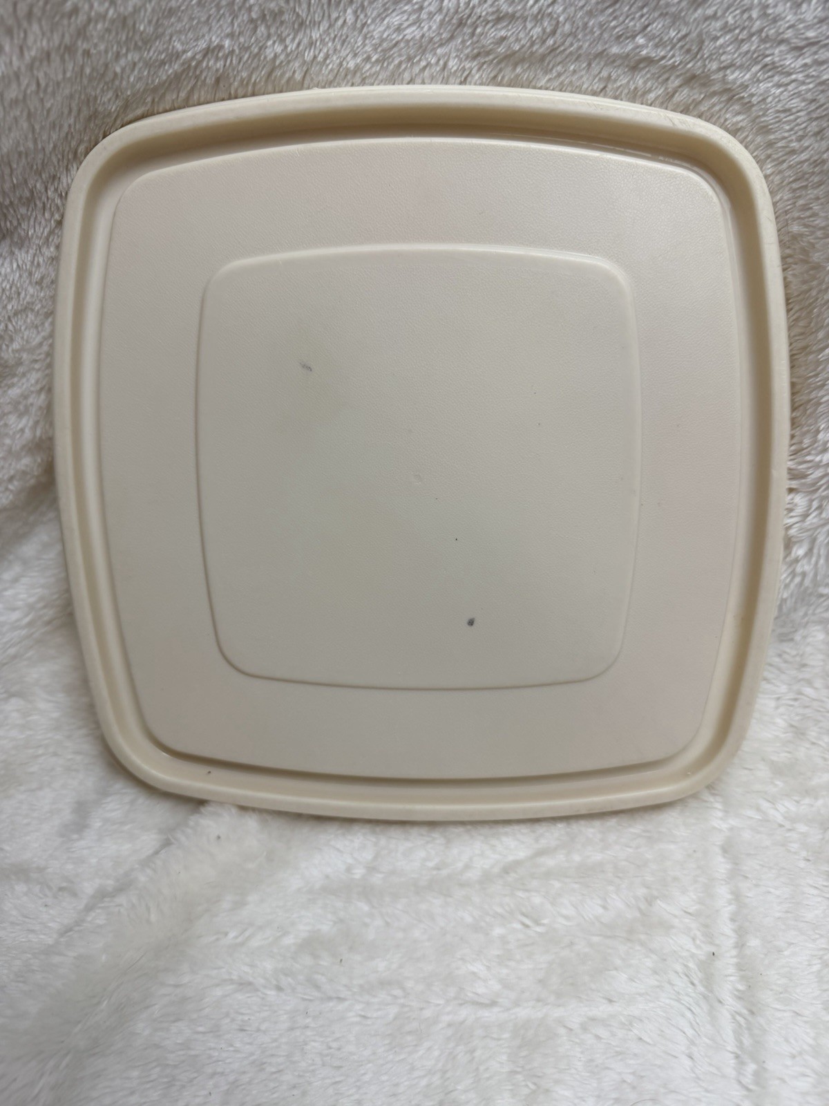 Rubbermaid Servin Saver #3 Square Almond Lid 0013 Replacement Lid ONLY 8.5”