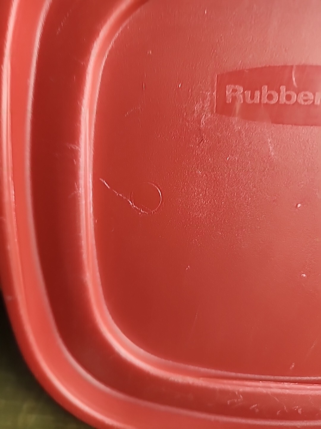 Rubbermaid Easy Find Replacement 7J64 Red Food Container Lid 6 1/2″
