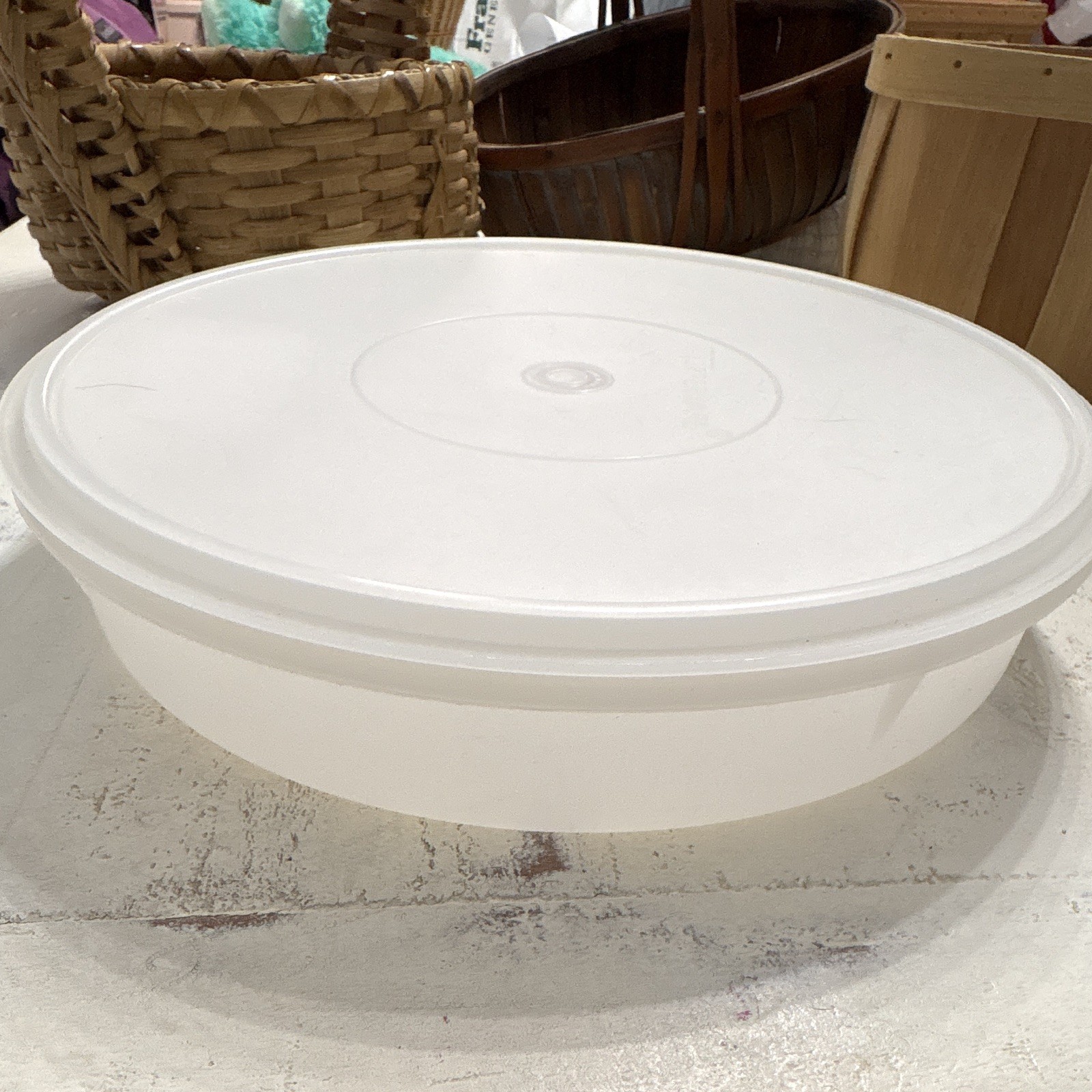 Tupperware Round White Plastic Storage Containers 2-Pc Set, Snap Lids, 1.9-2.5L