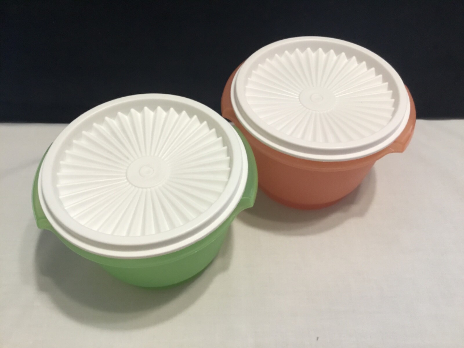Lot of 2 NEW ! Tupperware 5” Orange & Green #886- 33 Bowls w/ White Lids (XX58)