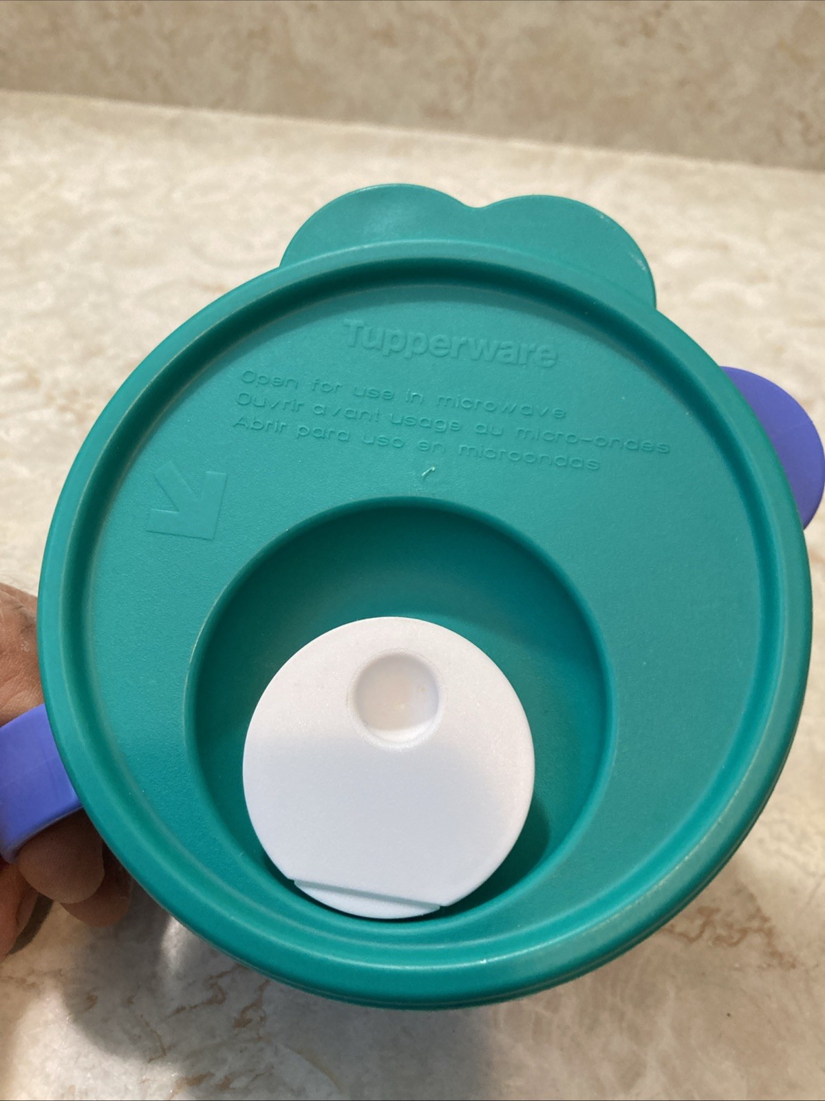 Tupperware 16 Oz. Crystal Wave Soup Mug Bowl Microwave Vent Container