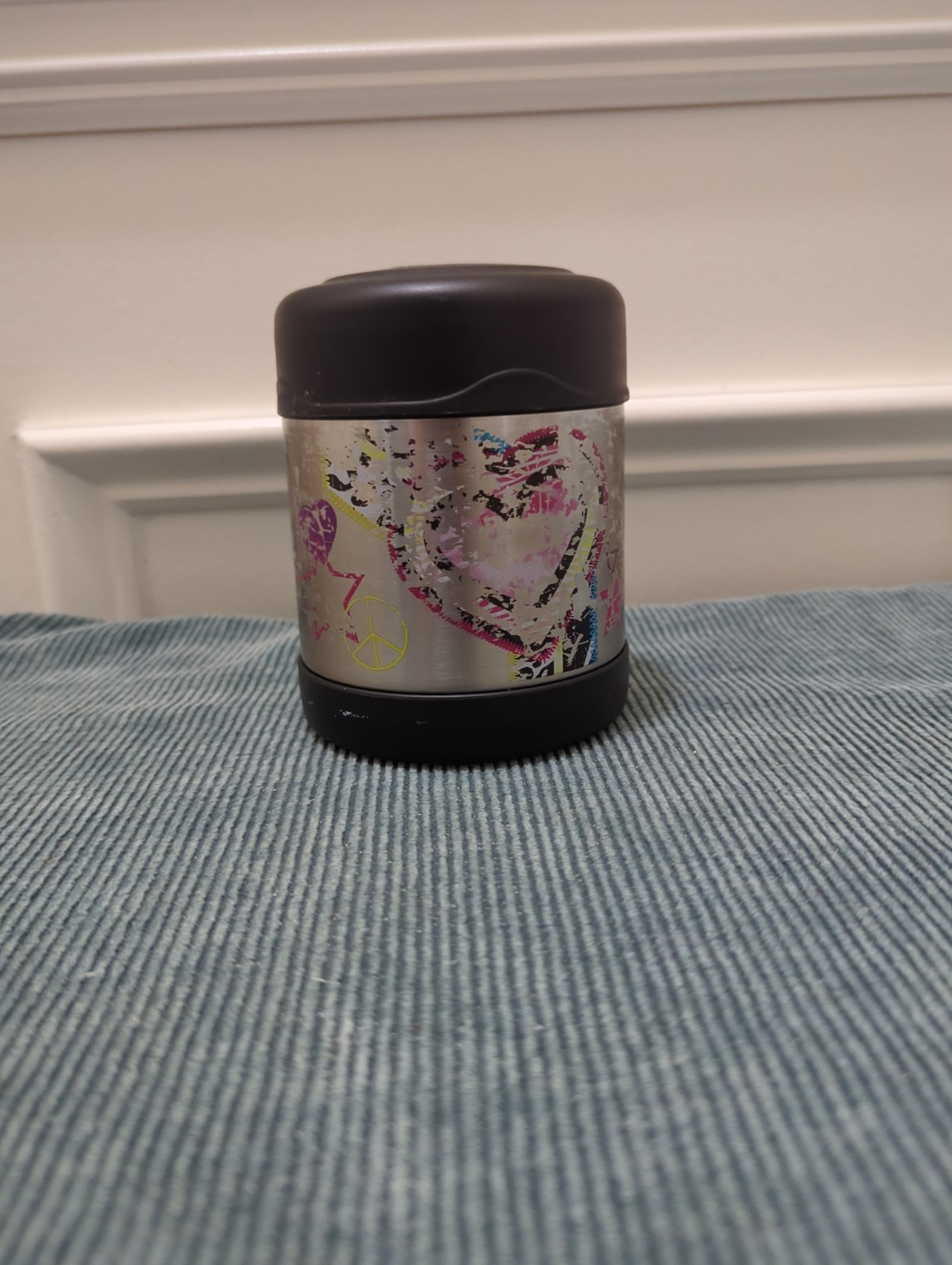VGUC Thermos Funtainer Food Jar – 10 oz – Peace & Love