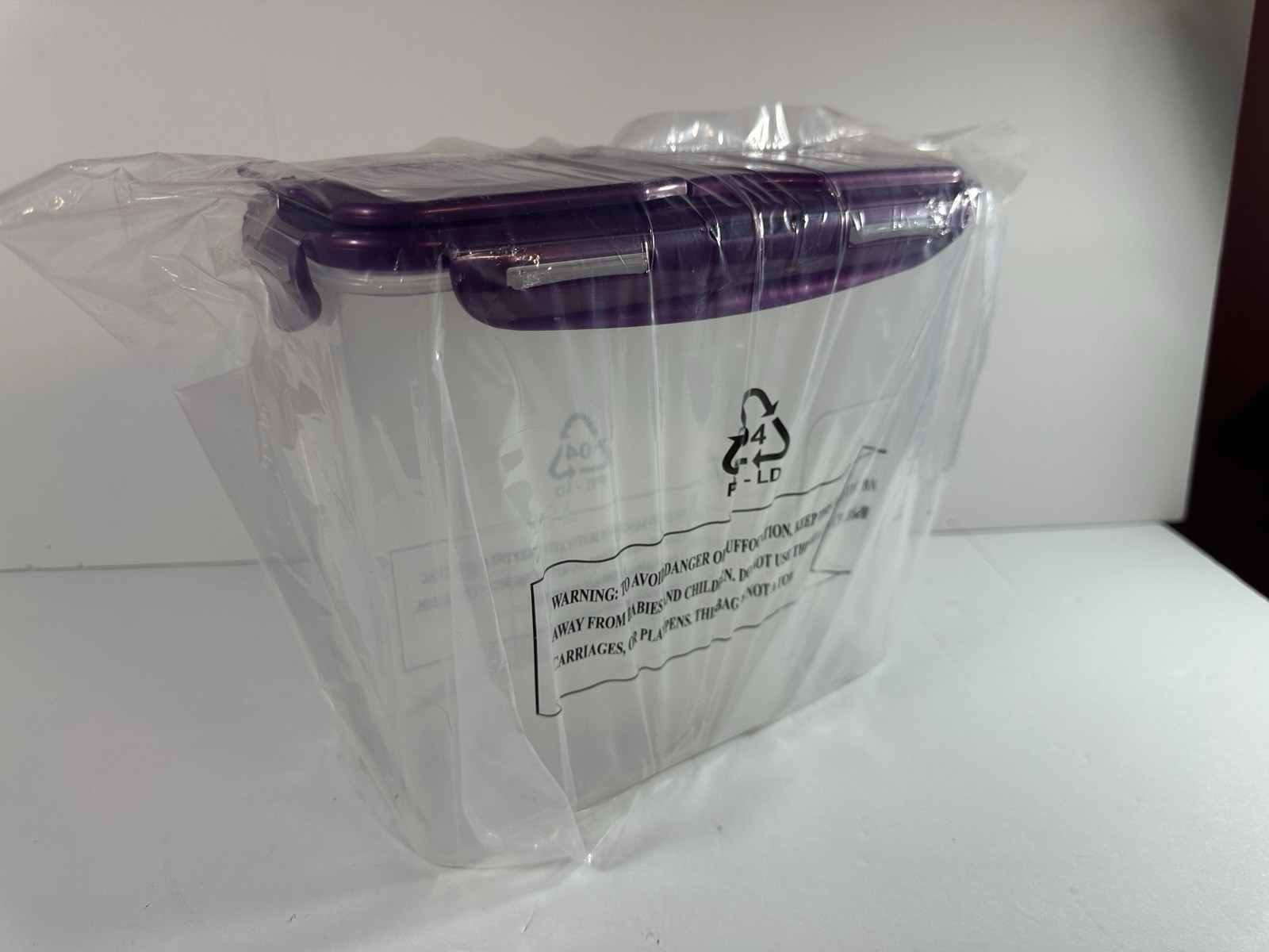 LOCK & LOCK HPL950 Flip top Food Storage Container 3.3L 112 Oz 3.5 Qt Purple Lid