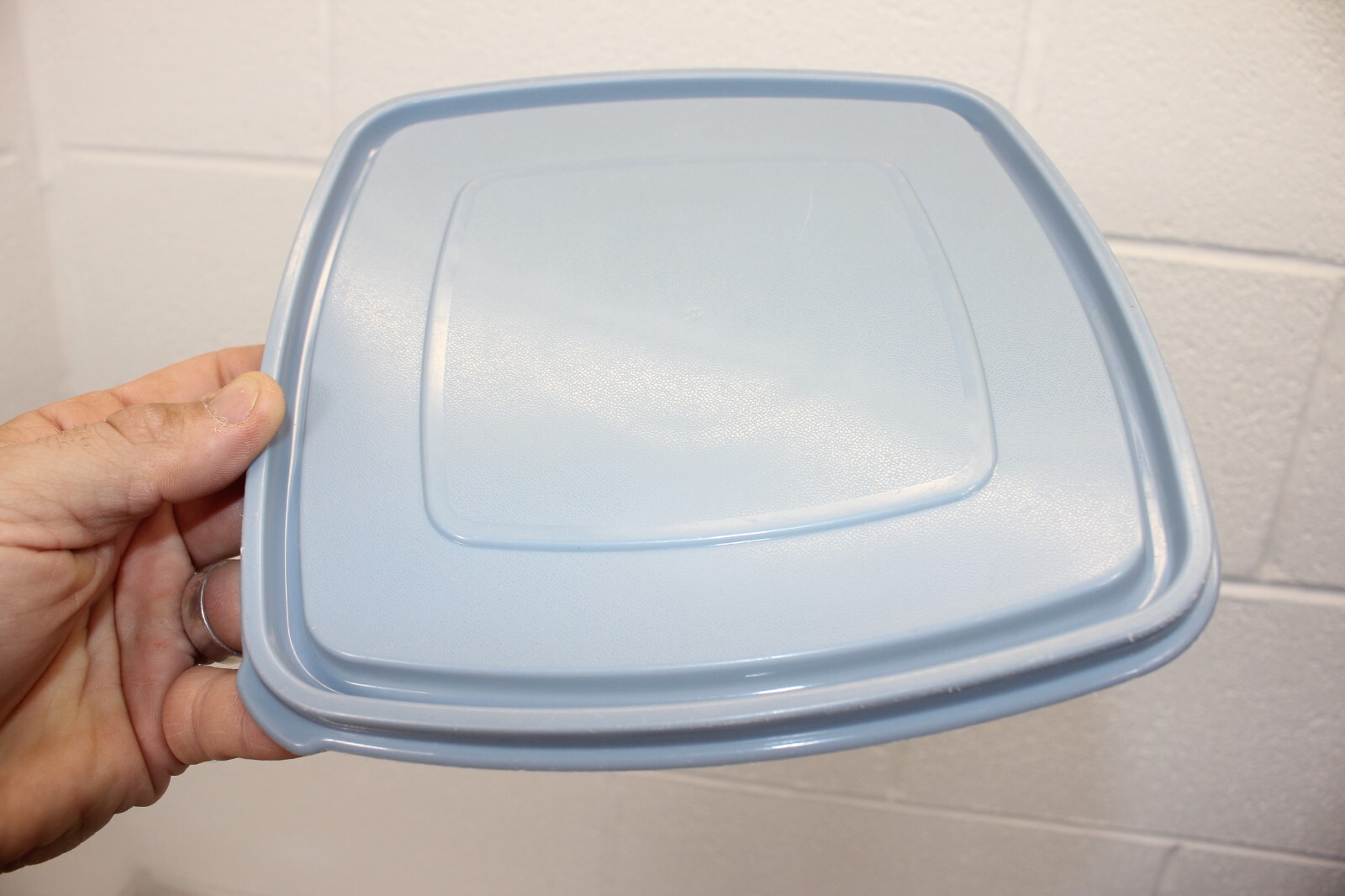 Rubbermaid 8.5″ Servin Saver Square #3 BLUE Replacement Snap Lid Seal 0013 GUC