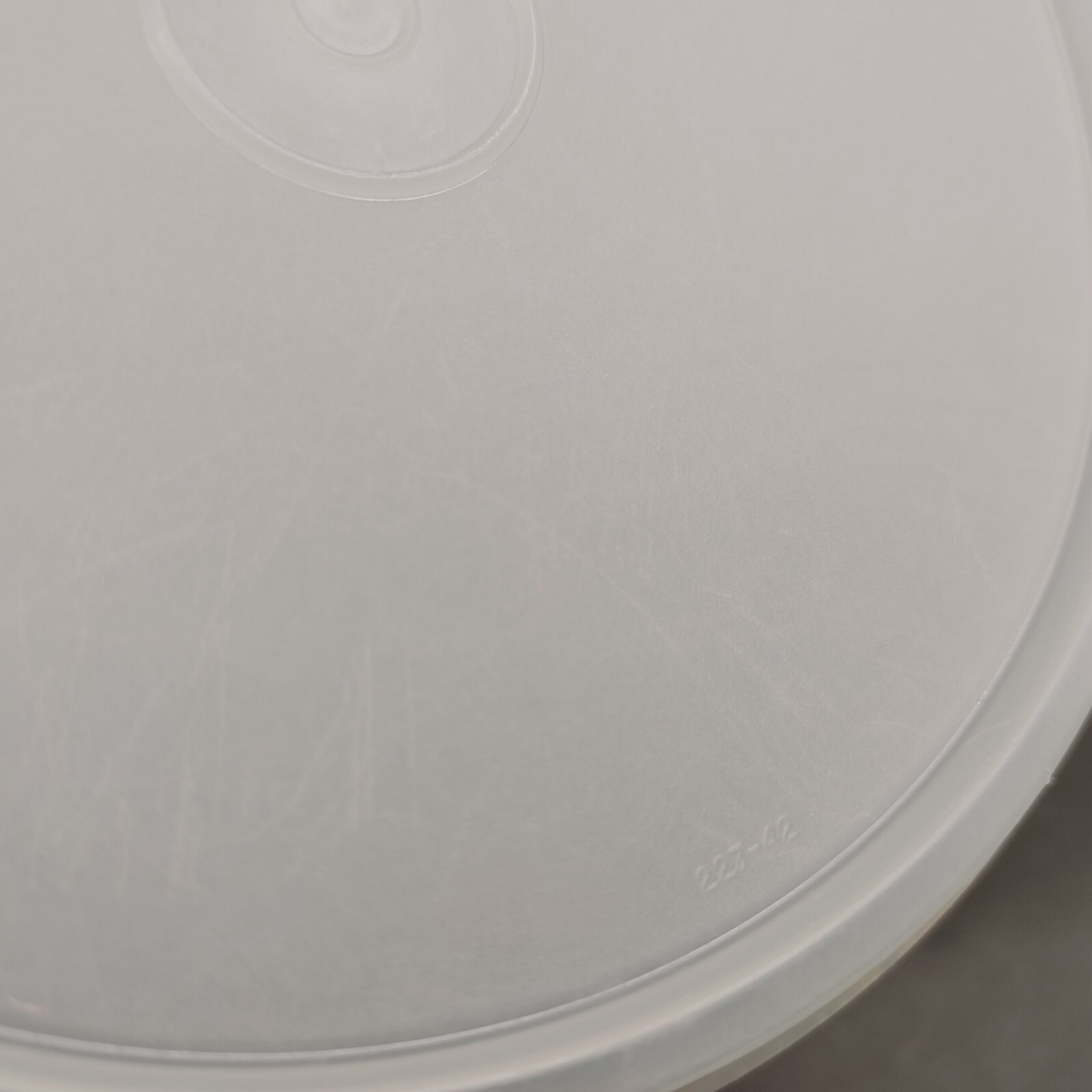 Tupperware 227-42 Replacement Lid Clear Sheer Round 6″ Interior C Tab – A