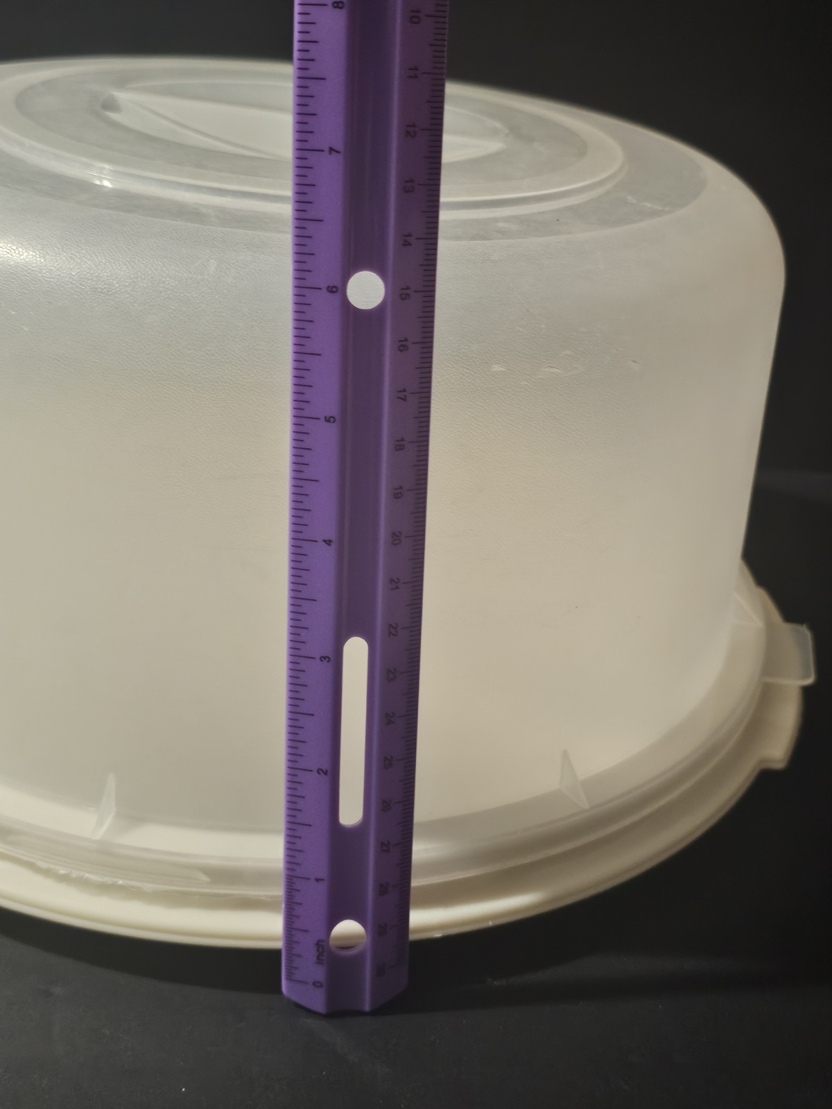 Vintage Rubbermaid Servin’ Saver Cake Keeper 12″ Rare Flat-Handle Dome Lid