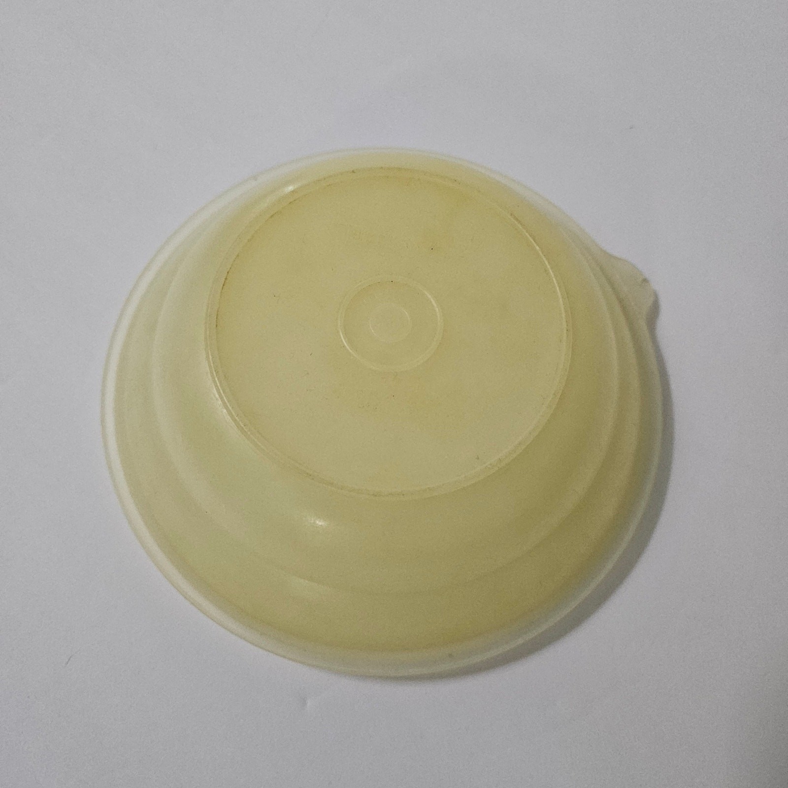 Vintage Tupperware Cereal Bowl 155-36 and lid 227-44