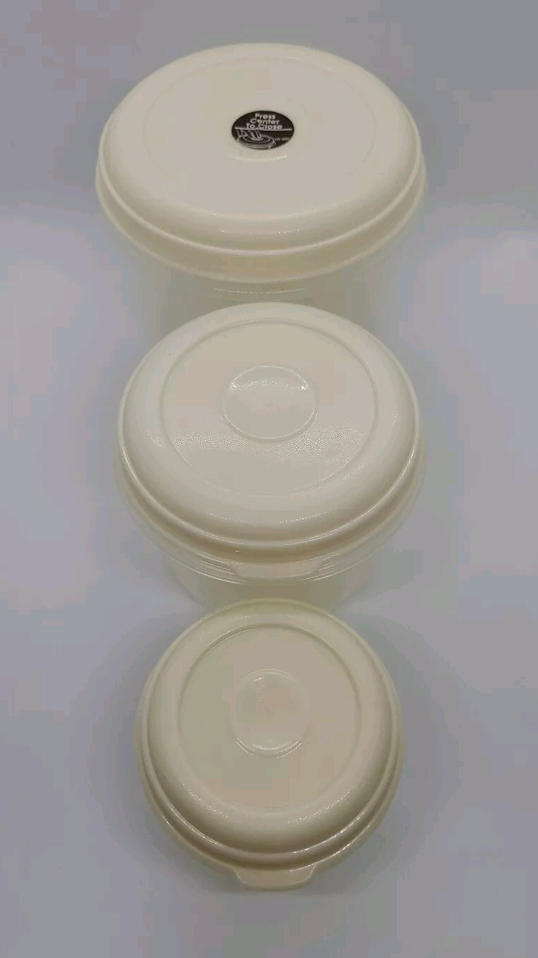 VTG Rubbermaid Servin’ Saver Round Square #1 6 7 8 Storage Container Nesting SET