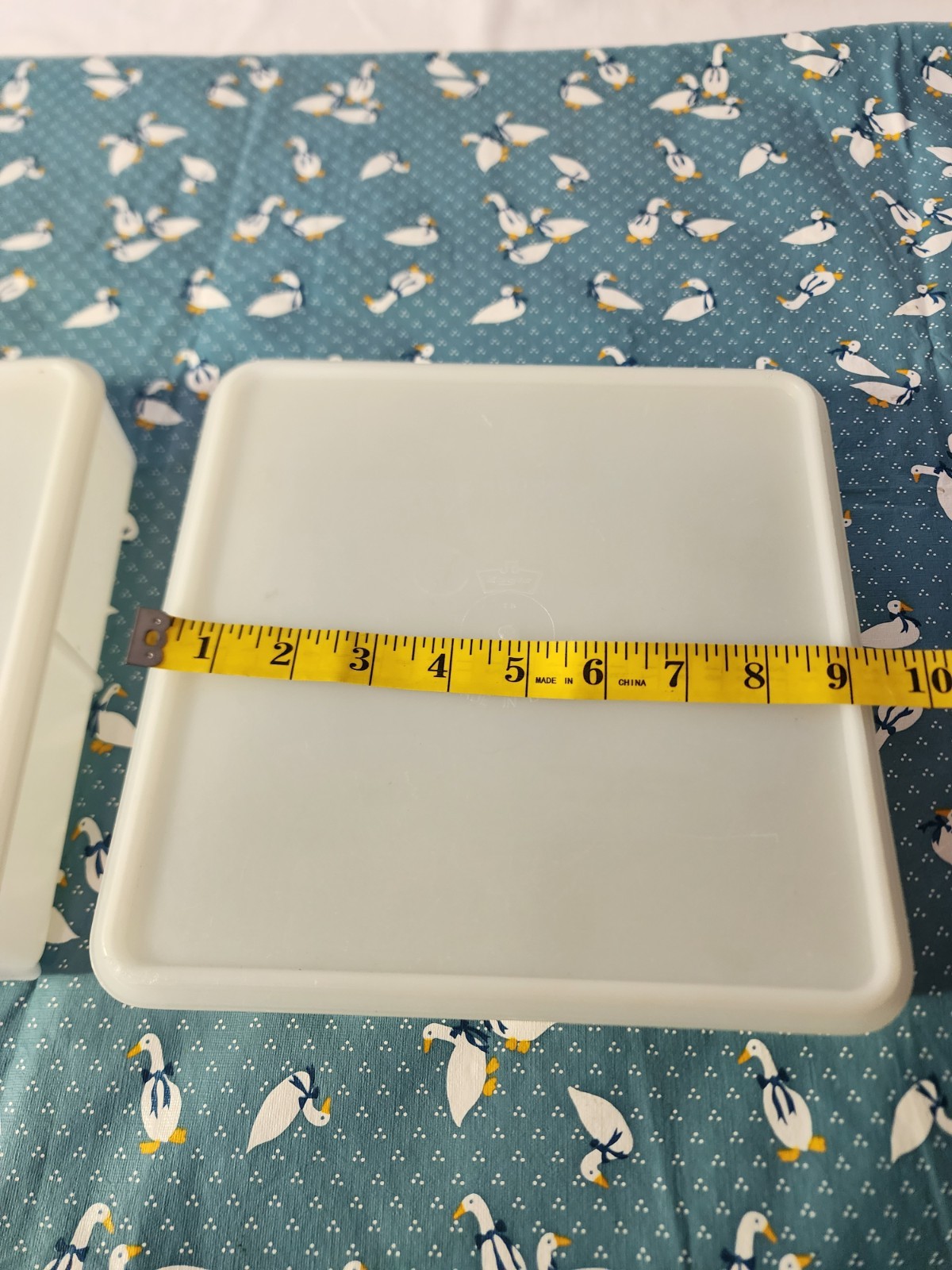 2 Vtg Eagle Super Seal Snack And Store 9 X 9 Food Storage Containers