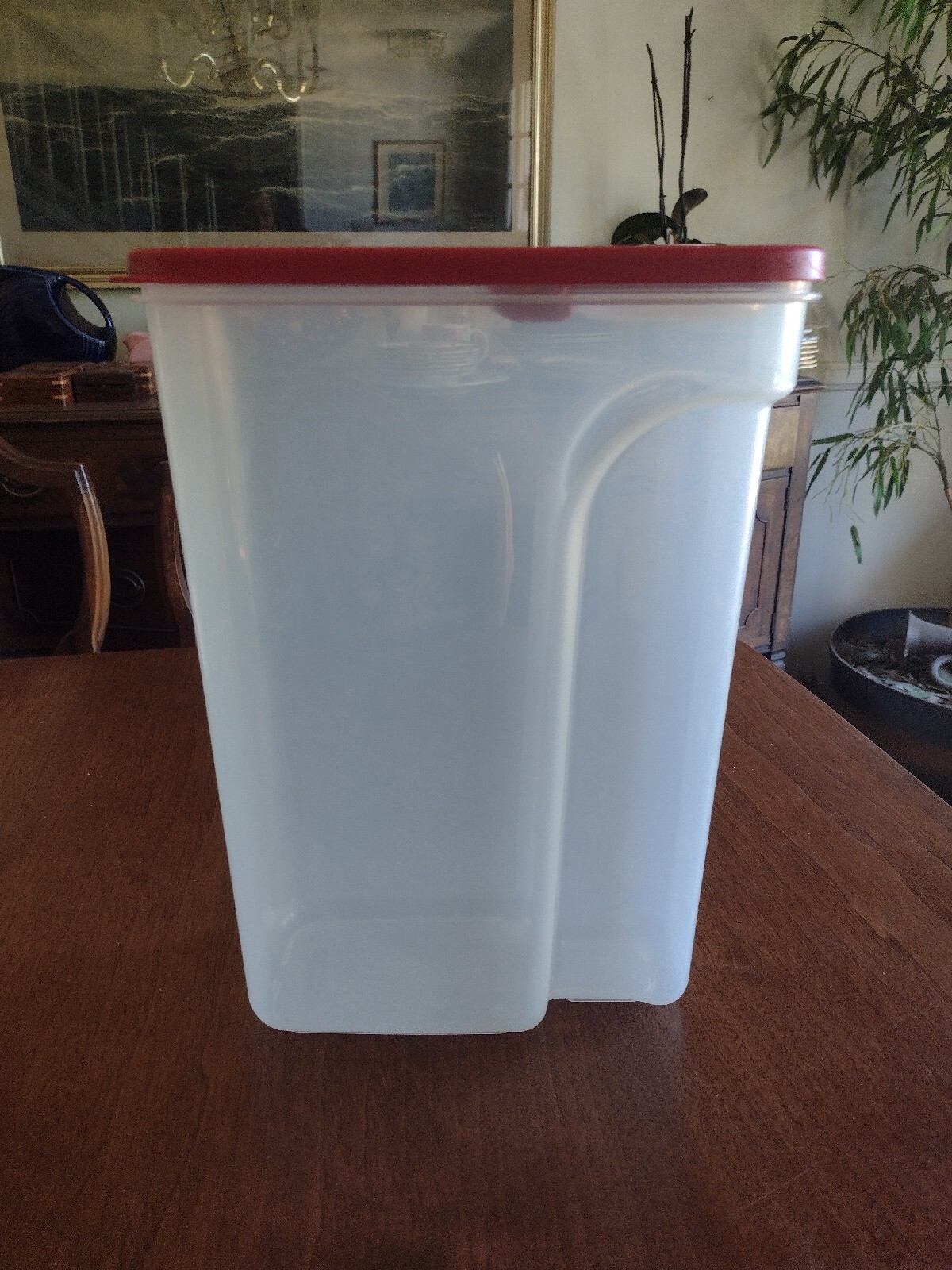 Rubbermaid Food Storage 22.8 Cups Cereal Rice Pasta Red Flip Top Lid 5.4 L