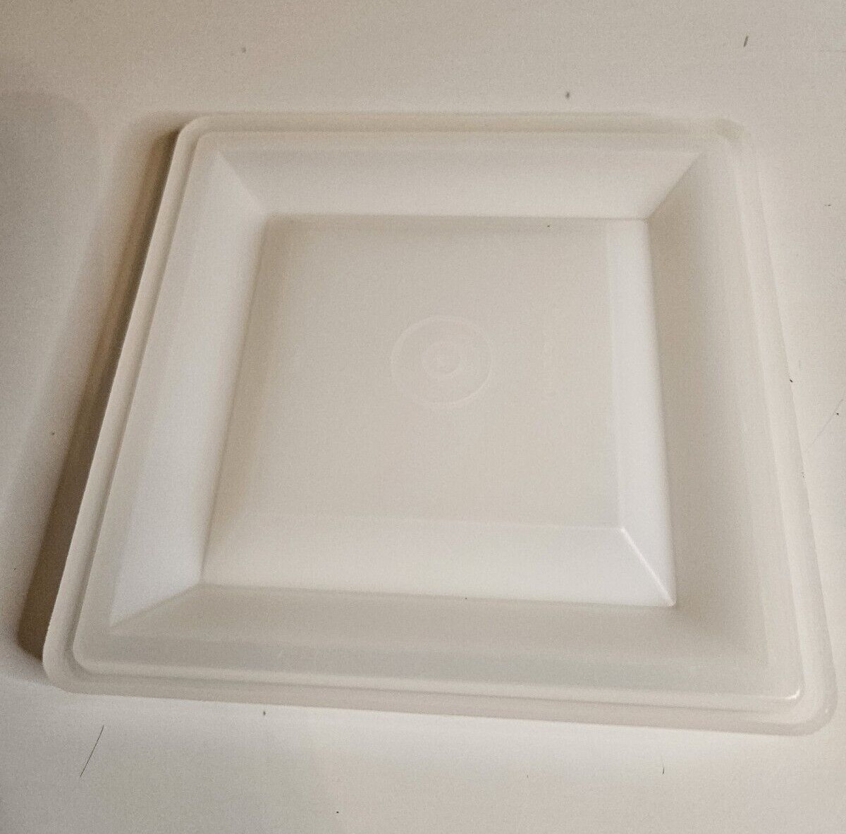 Tupperware 1388 Acrylic Square Blue Bowl with Lid Storage Container 6 1/2″