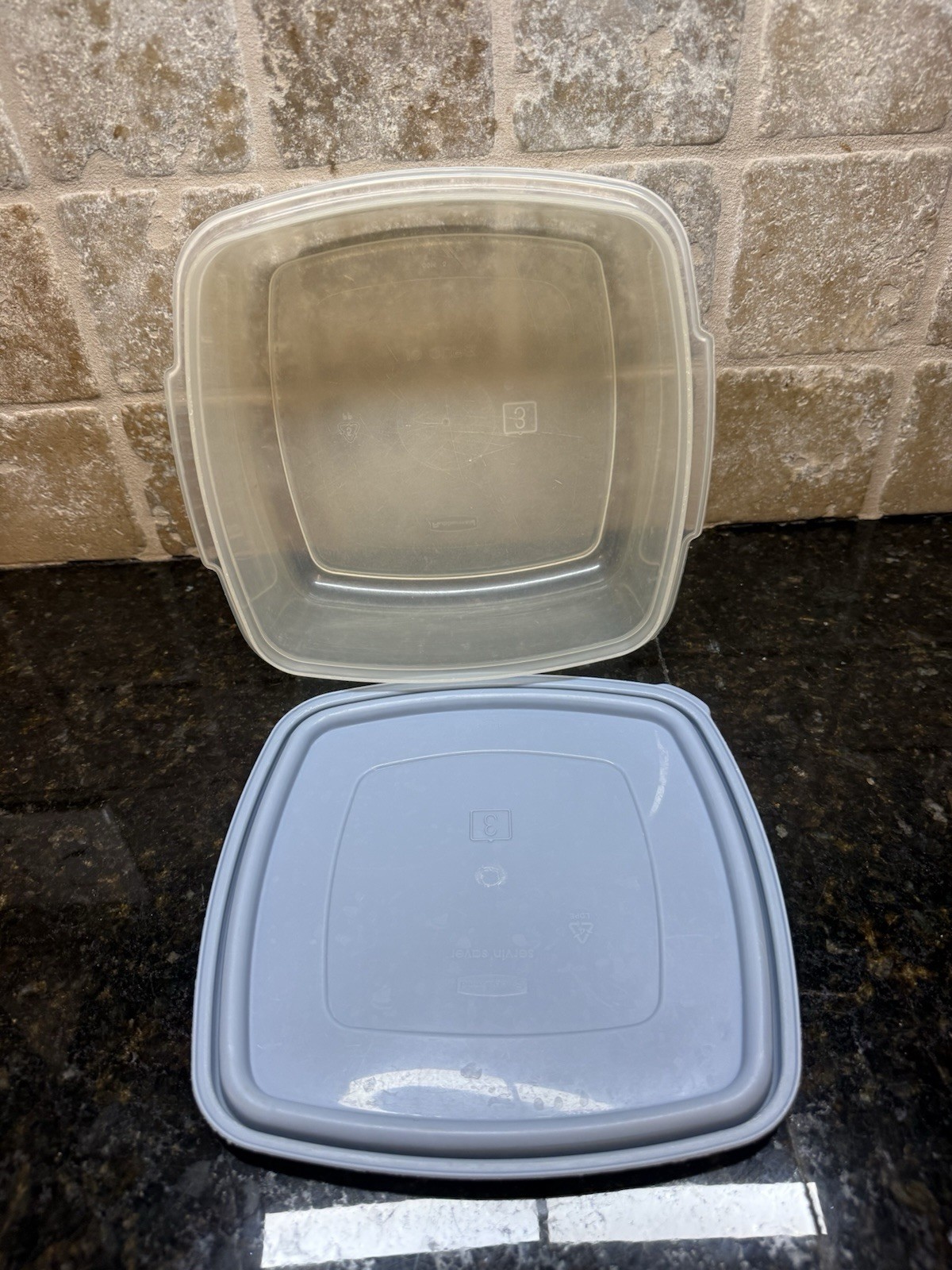 Rubbermaid Servin’ Saver #3 Storage Container Square Blue + Lid 10 Cups