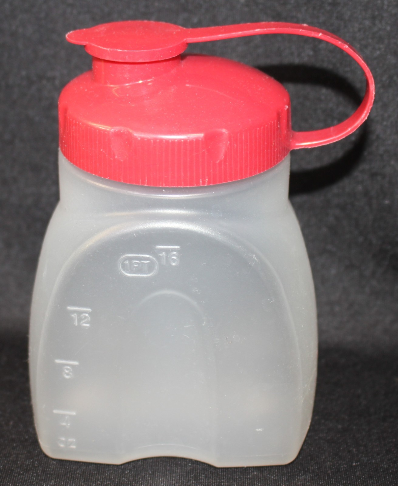 Rubbermaid Servin Saver Juice Box 16 oz Drink Bottle Pour Spout IC96 EUC Red USA