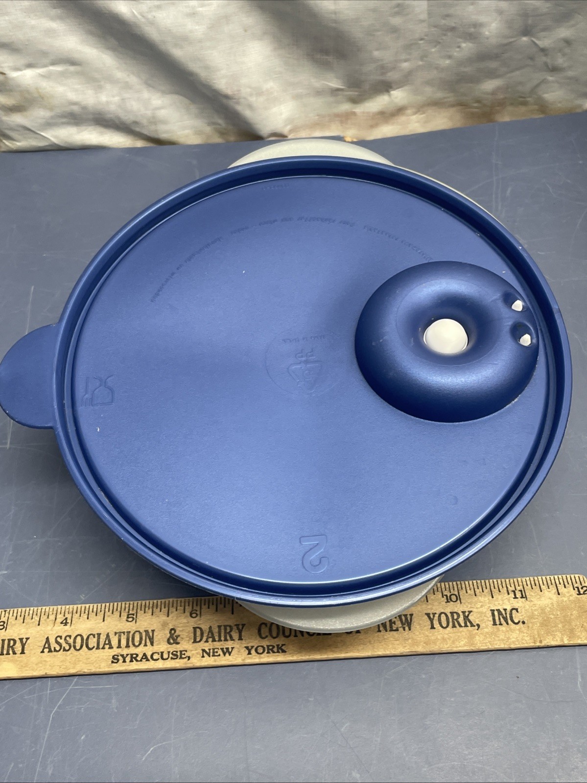 Tupperware Crystalwave Divided Dish 3859A-2 2649B-2 Vented Blue Navy Microwave
