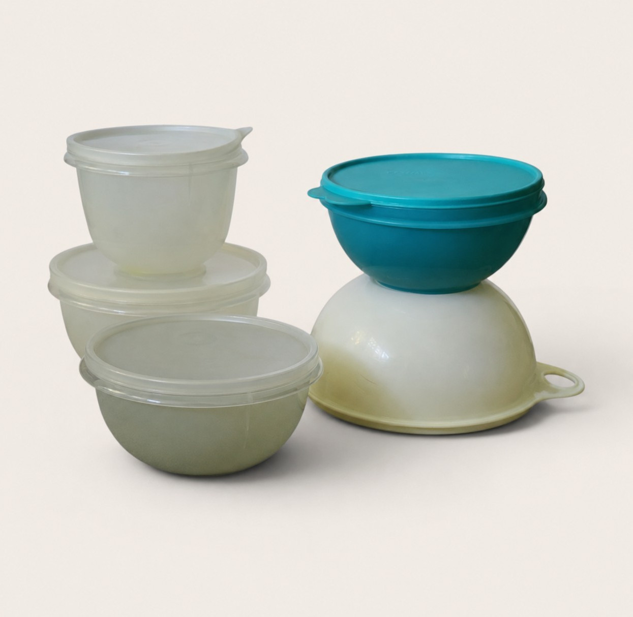 Vintage Tupperware Bowl Lot of 5 Mixing Storage Bowls 3 Lids Retro Kitchen USA