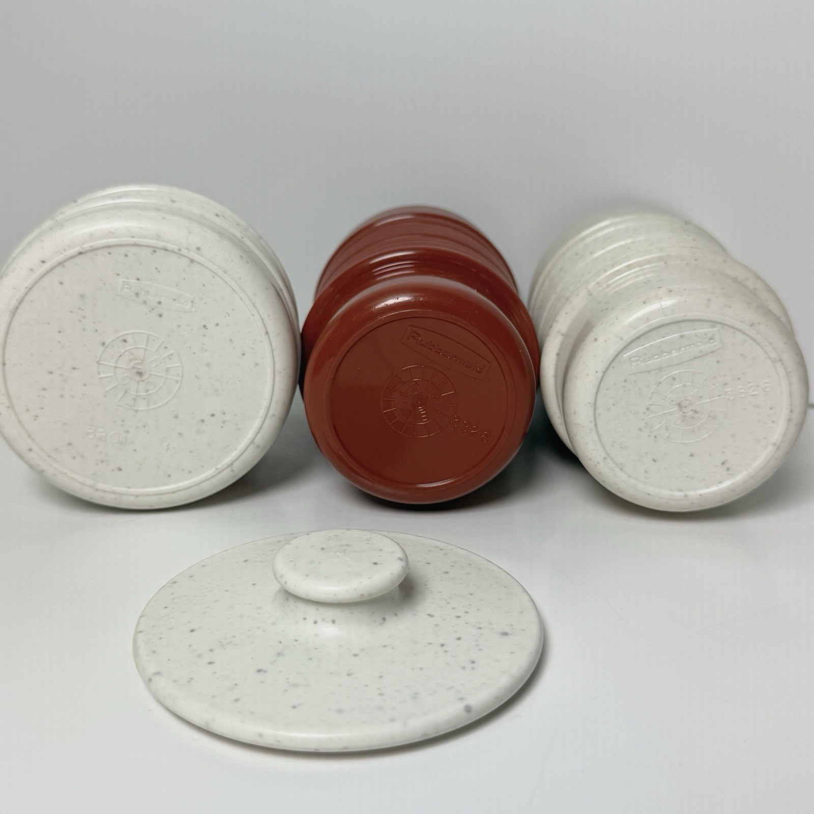 Vintage Rubbermaid Speckled Canister w Lid & 2 Tumblers Orange Beige Set Retro