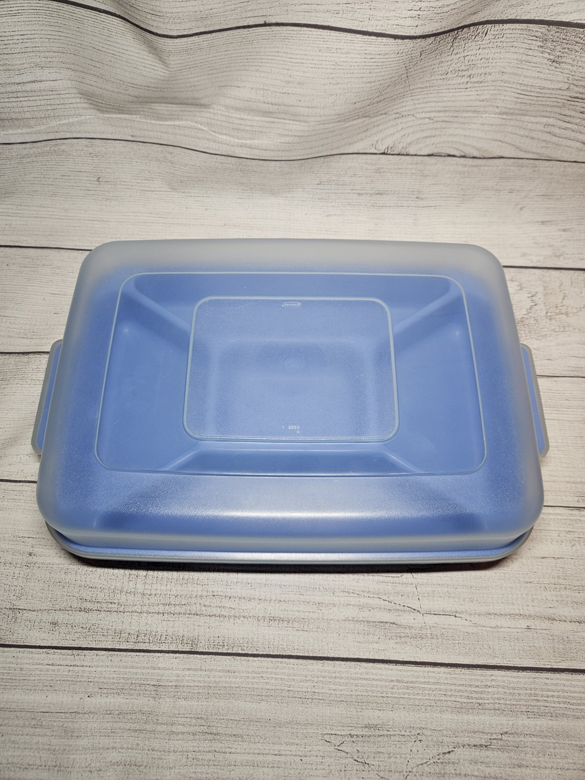Vintage Rubbermaid Servin’ Saver Sectioned Fruit/Veggie Tray #0833 with Lid