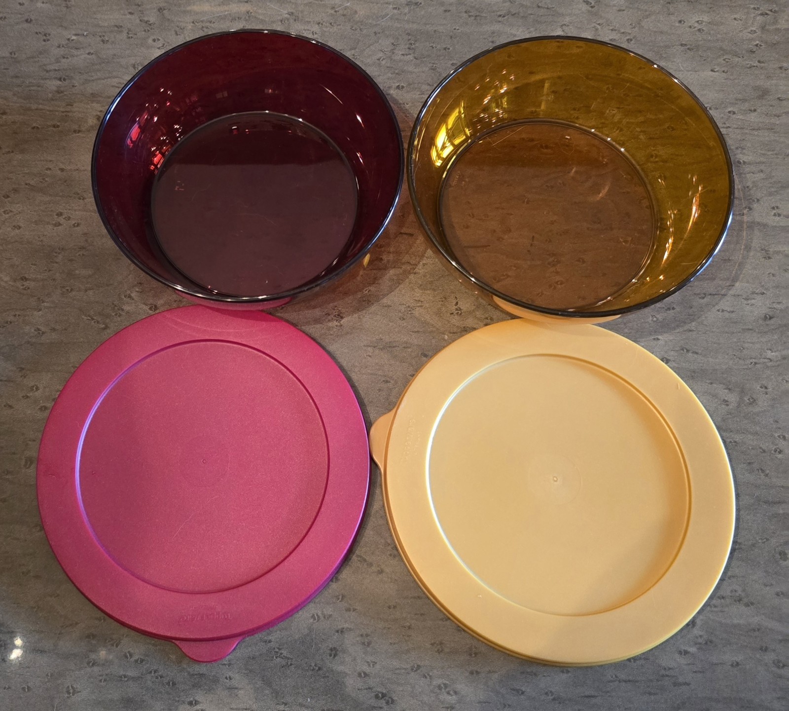Vintage Tupperware 3614 Acrylic Bowls 750ml Cranberry & Gold with Lids Lot of 2