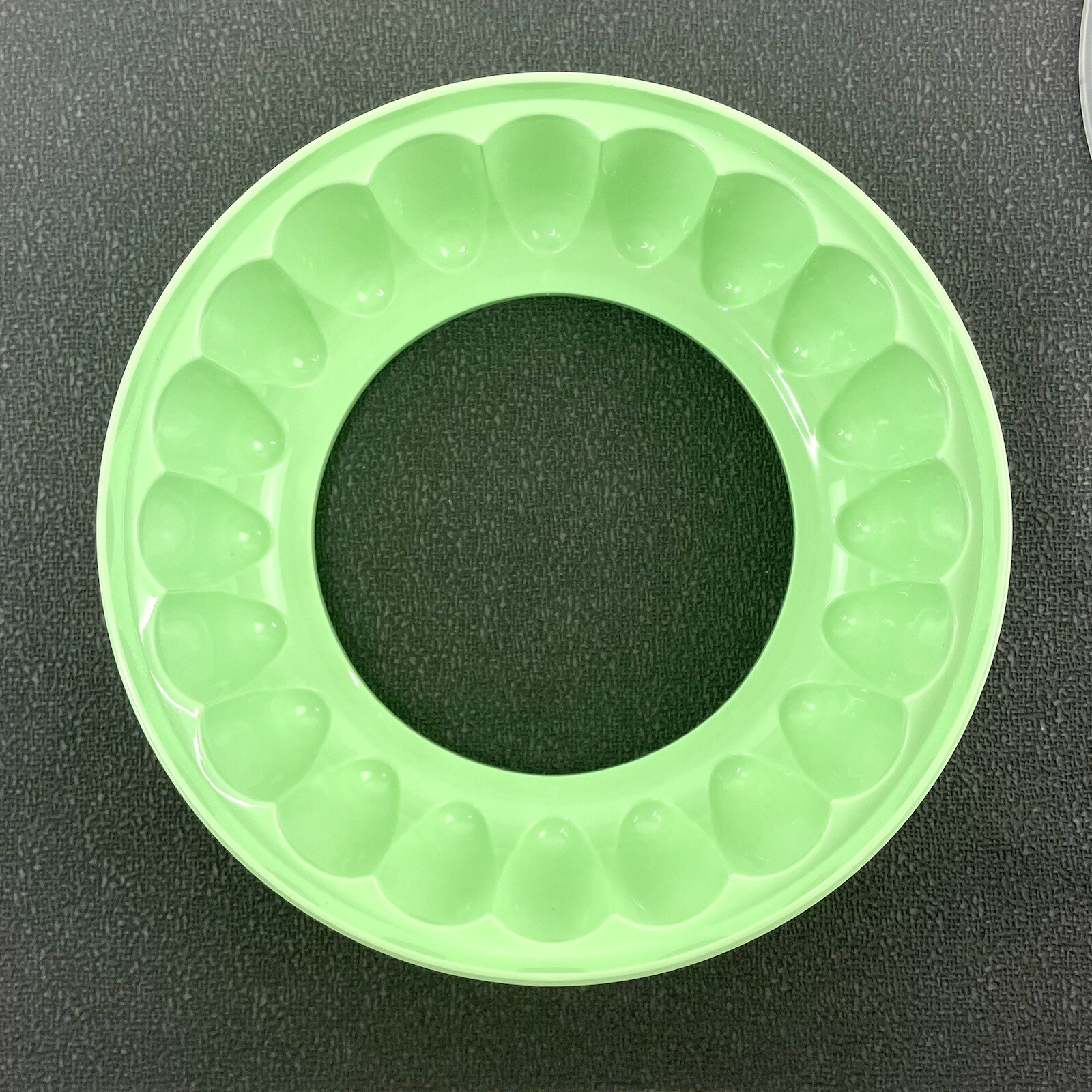 Tupperware Jello Mold Item #1202.2 3 Piece Mint Green Jello Mold Set