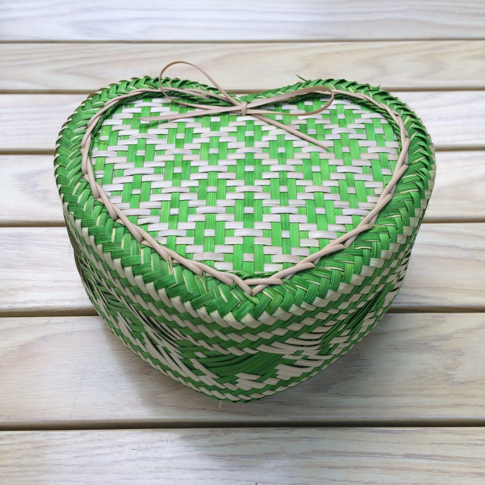 6″ Kratip Hand Woven Bamboo Container Box Heart Shape