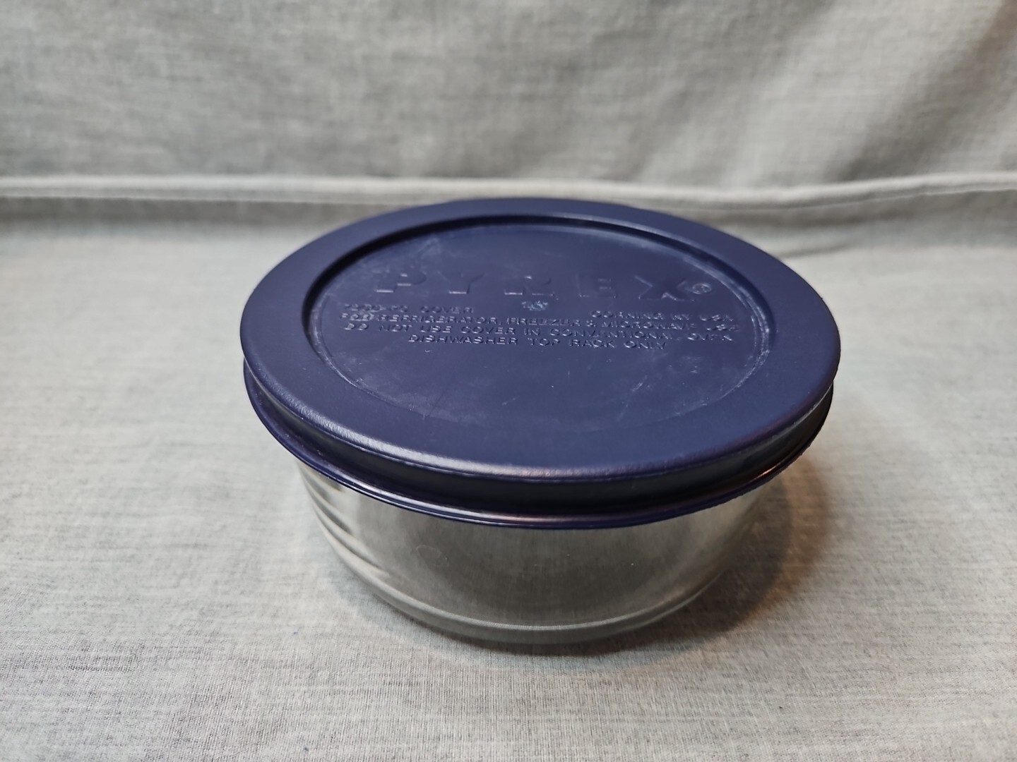 Pyrex 7200 2 Cup/500 mL Glass Food Container 4.75” Blue Lid