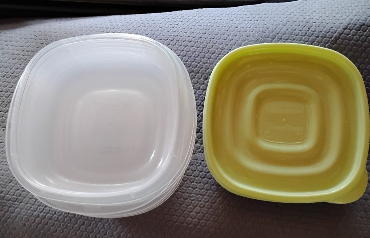 Seven Rubbermaid Take Alongs Containers 2.9 Cups Clear with Light Green Lids