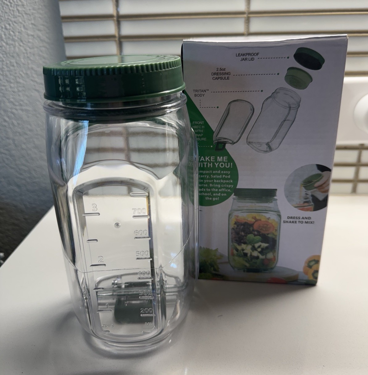 SALADkind Portable Salad Pod; BPA free; dressing compartment; Leakproof lid NIB