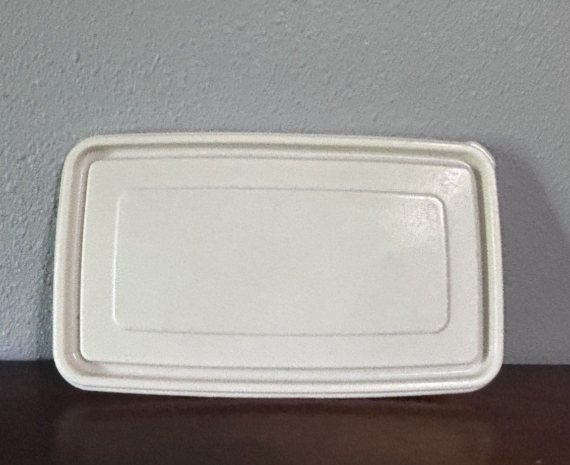 Rubbermaid Servin Saver 12 Cup #9 Almond REPLACEMENT Lid ONLY Vintage