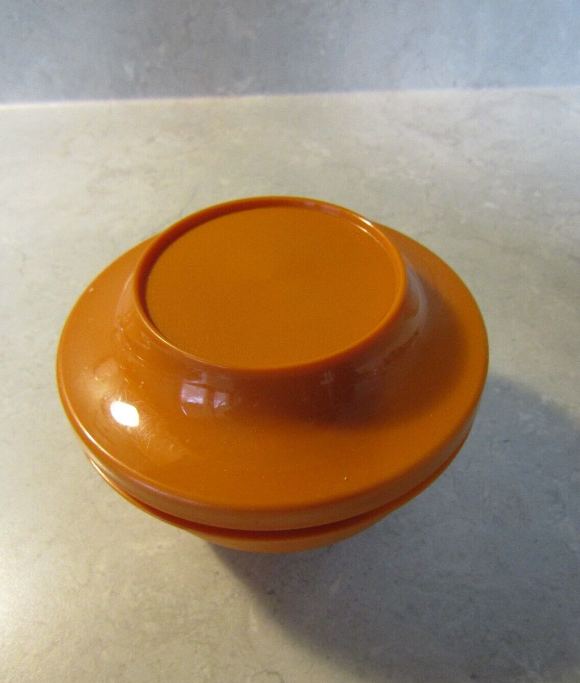 Vintage Tupperware 1436 Orange Service Bowl w/ Lid ~ 2 1/4″ Tall ~4 1/2″ DIA