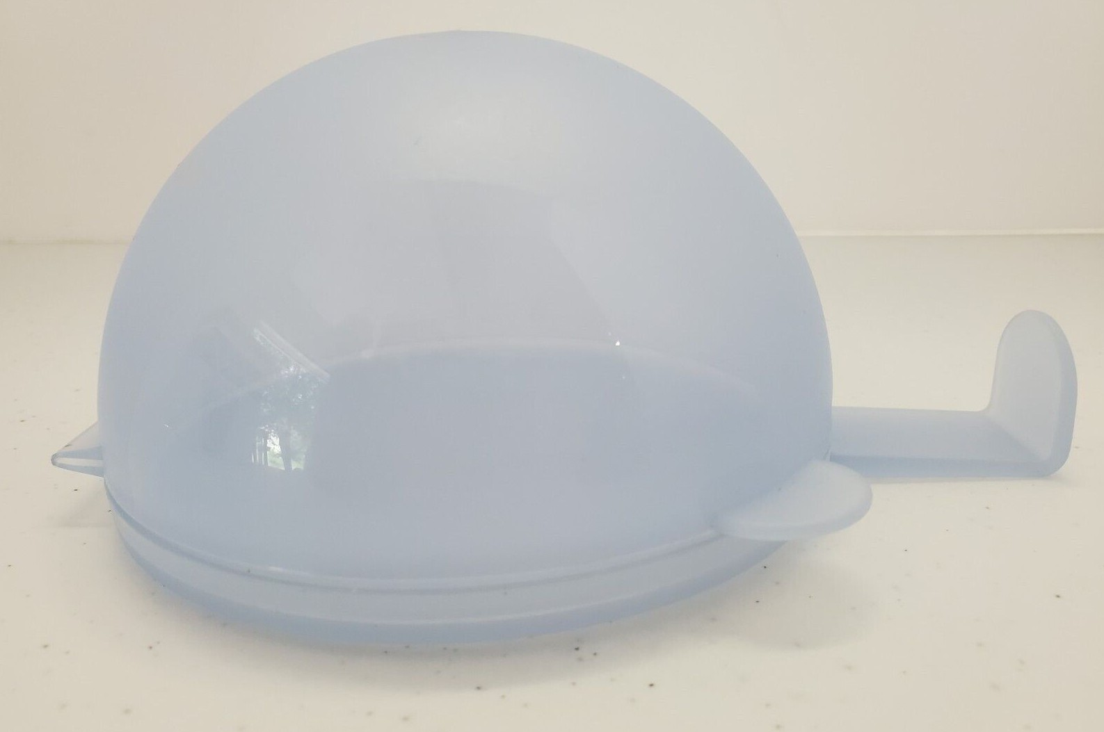 Tupperware Forget-Me-Not Onion Tomato Keeper 4.5 in. No Refrigerator Odors!