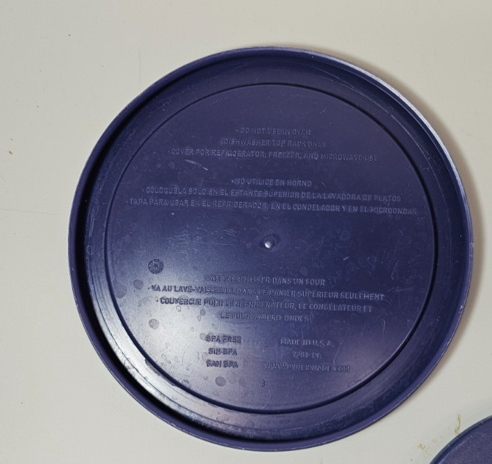 Pyrex Plastic Replacement Dark Blue Lids 7201, 7401, 7200, 7202 Lot of 5