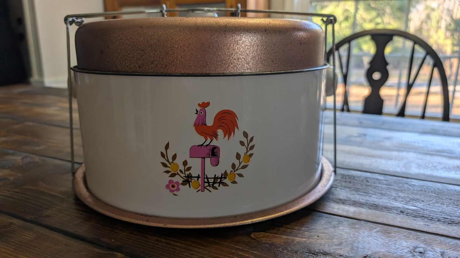Vintage MCM Floral Rooster Cake And Pie Carrier Keeper