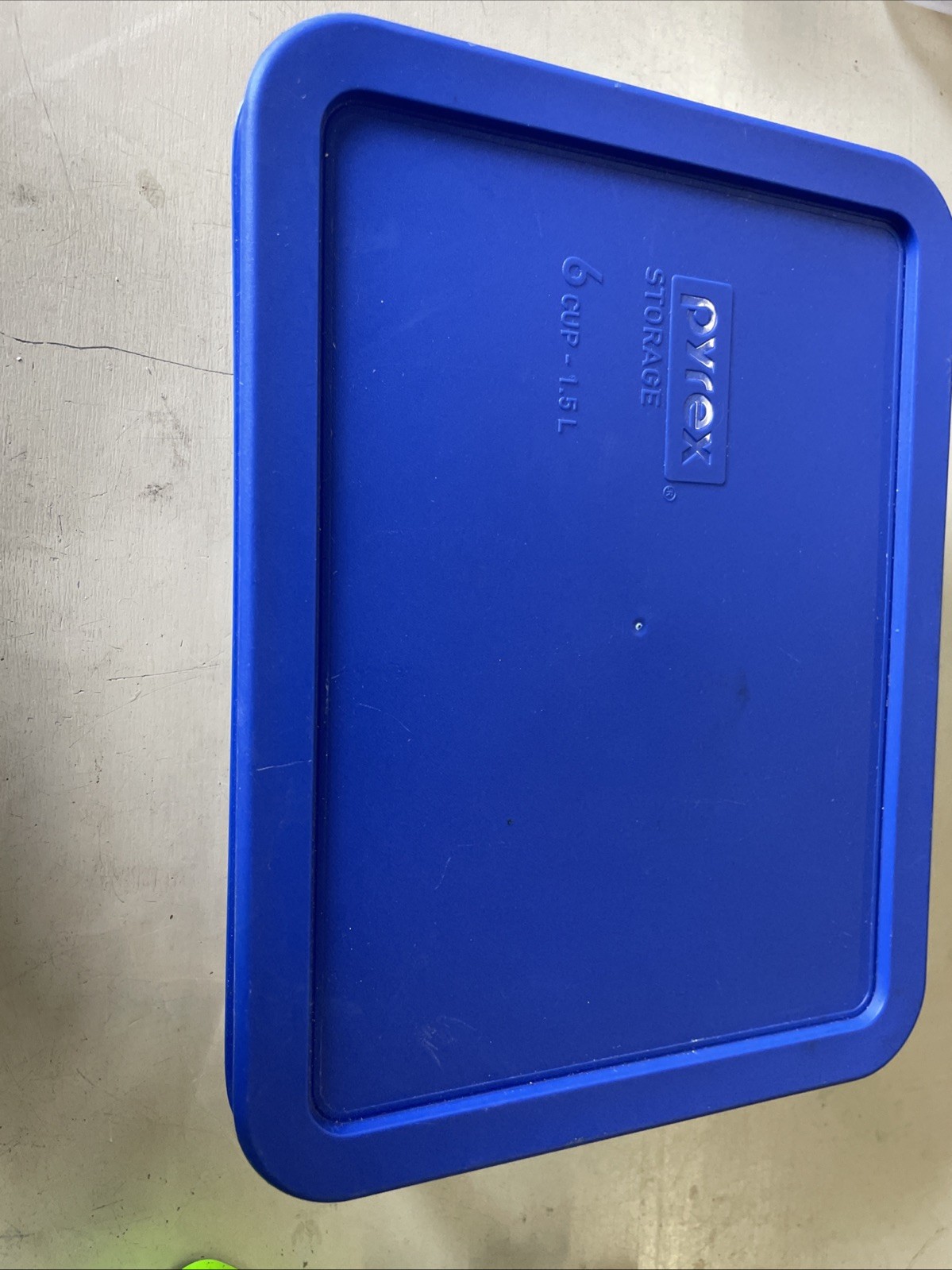 Pyrex 6 Cup Storage Dish With Lid