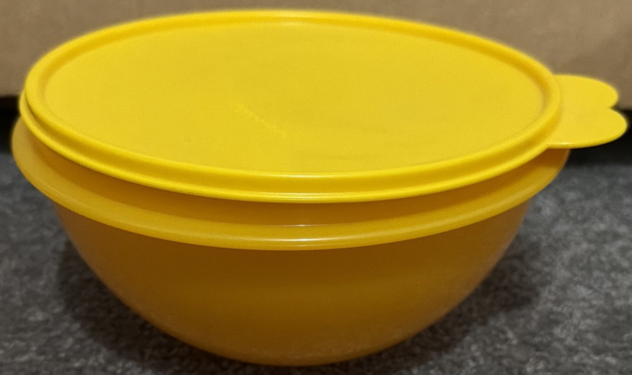 Tupperware Wonderlier Bowl & Seal 7.1/2 Cup Mixing bowl Bright Yellow New Sale !