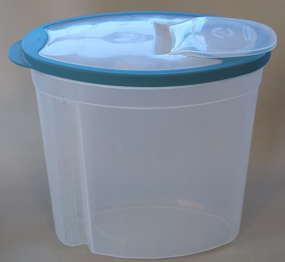 Rubbermaid | Storage Container; Lid & Flap | 1.5 Gallon | 556P 2; 516H 1; 516K 1