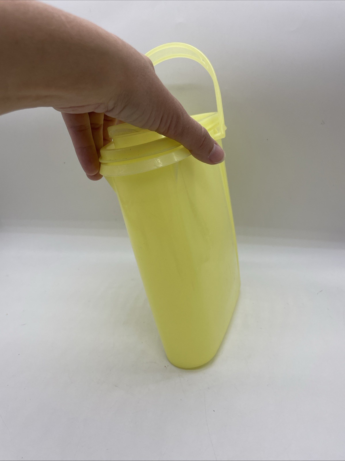Tupperware Yellow Modular Oval Container Pour Spout Lid Handle 7 Cup Vintage