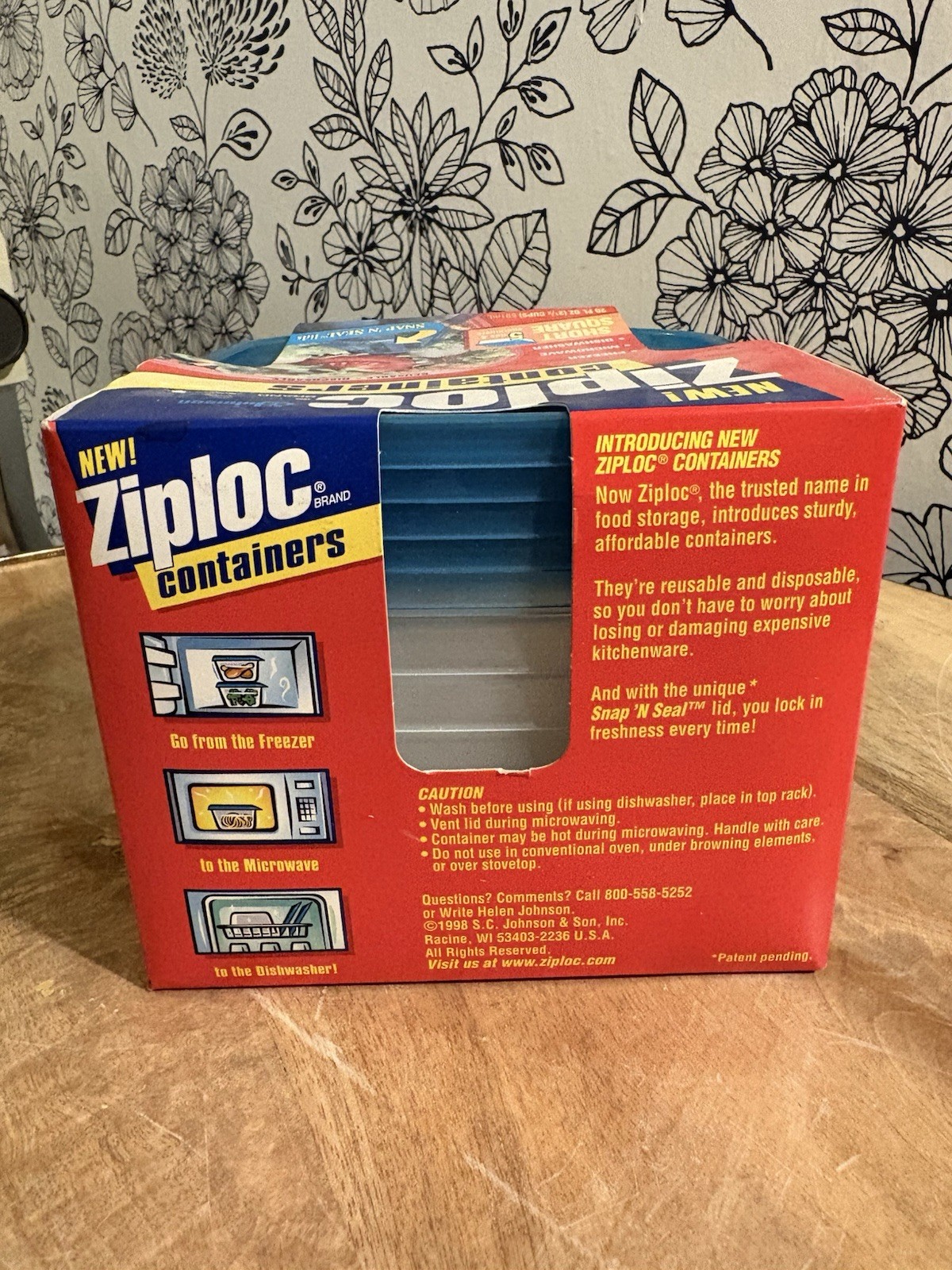 Ziploc Snap N Seal Container Vintage Large Plain/Christmas Small 14 In Lot NEW
