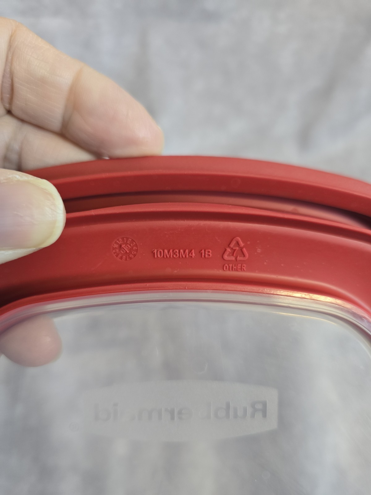 Rubbermaid Replacement Lids Clear Window 10M3M4 – Red – 7” Square
