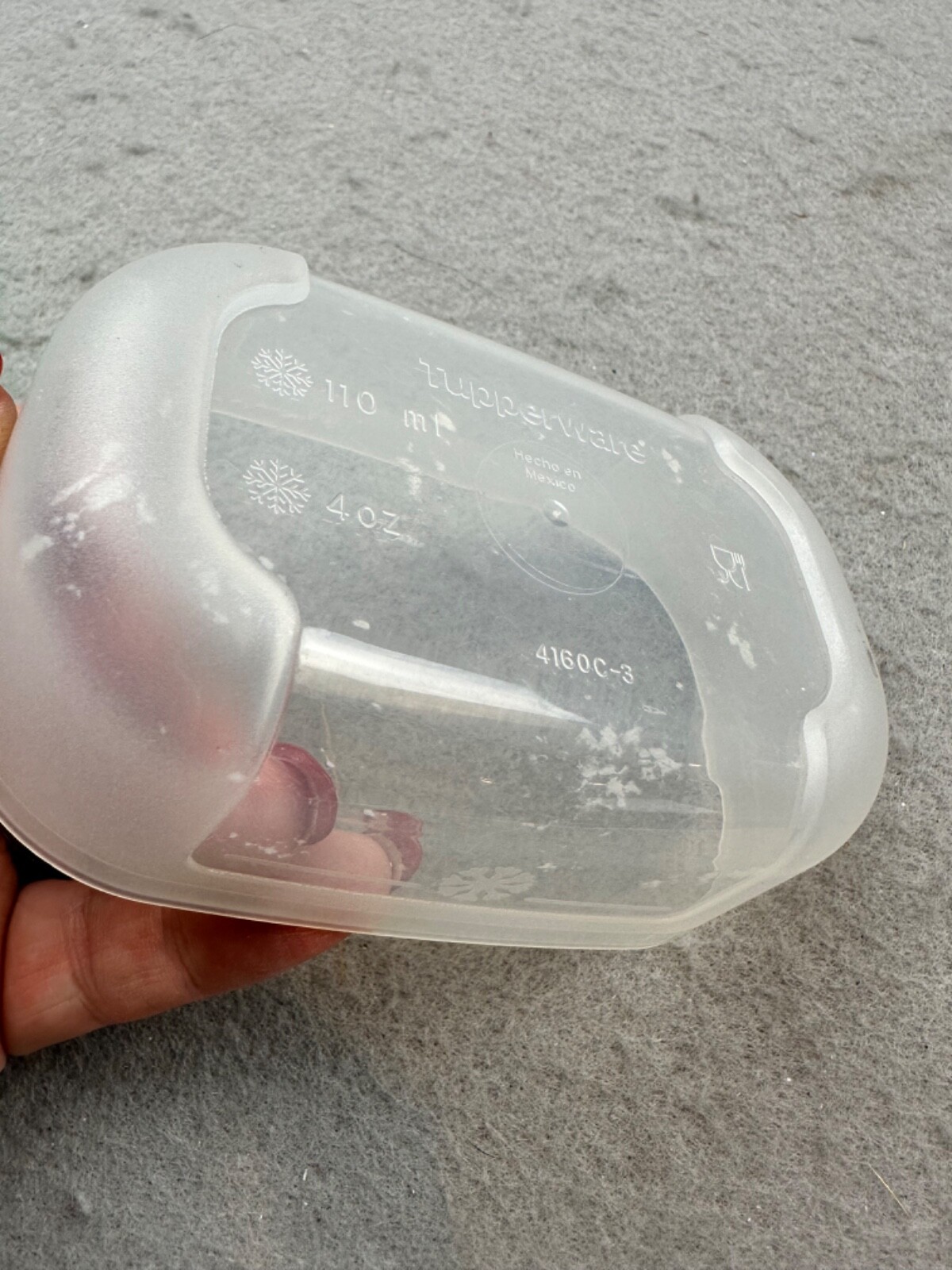 Set of 2 Tupperware 1 cup Rock n Serve & 4 oz. Freeze Smart Mini
